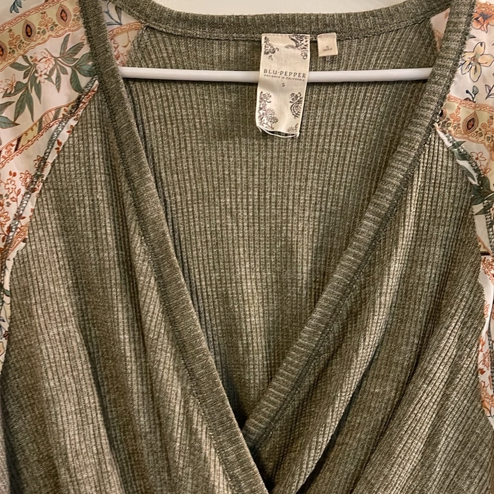 Women’s blouse - Picture 3 of 5